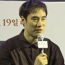 Portrait of Bae Seong-woo