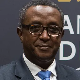 Portrait of Vincent Biruta