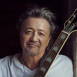 Portrait of Mark Collie