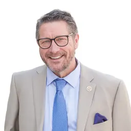 Portrait of Mike Starchuk