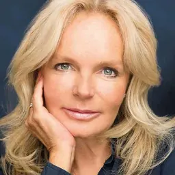 Portrait of Lucinda Riley