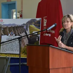 Portrait of Terri Lynn Weaver