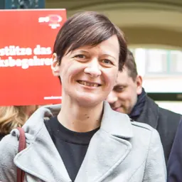 Portrait of Sabine Schatz