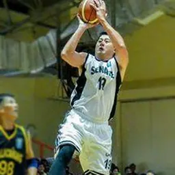 Portrait of Kenneth Duremdes
