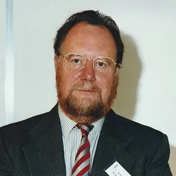 Portrait of Ian Simmons