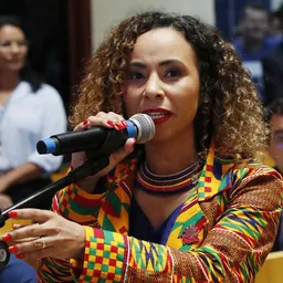 Portrait of Camila Valadão