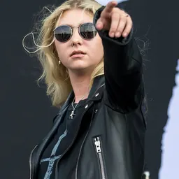 Portrait of Taylor Momsen