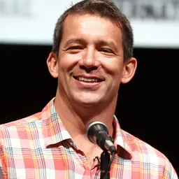 Portrait of Rob Thomas