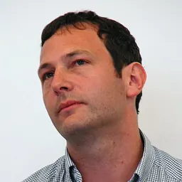 Portrait of Jon Raymond