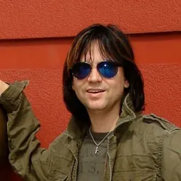 Portrait of Jaye Muller