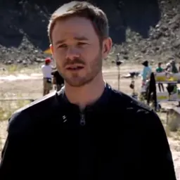 Portrait of Aaron Ashmore