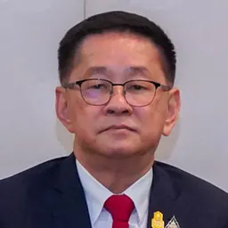 Portrait of Prasert Jantararuangtong