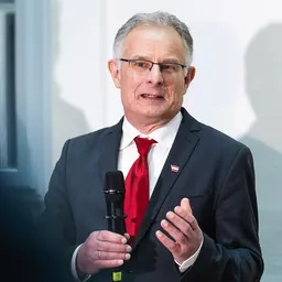 Portrait of Markus Marterbauer