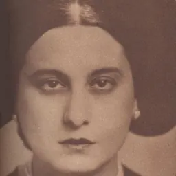 Portrait of Stephanie Deste