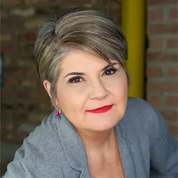 Portrait of Lisa Dietlin
