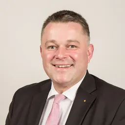 Portrait of Gordon Schnieder