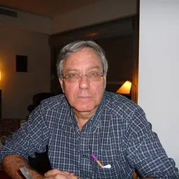 Portrait of Doron Mendels
