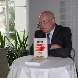 Portrait of Ethan Gutmann