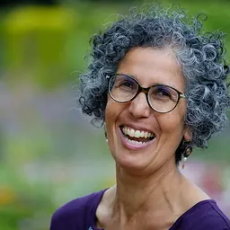 Portrait of Rachel Weiss