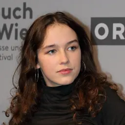 Portrait of Lena Schilling
