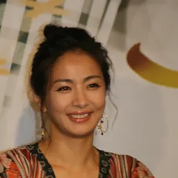 Portrait of Yoon Hae-young