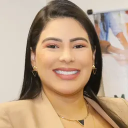 Portrait of Mayra Dias