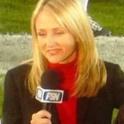 Portrait of Lindsay Rhodes