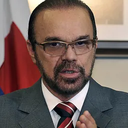 Portrait of Lincoln Portela