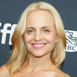 Portrait of Mena Suvari