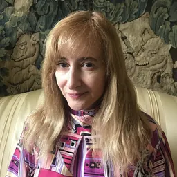 Portrait of Tobsha Learner