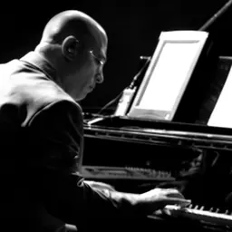 Portrait of Mike Garson