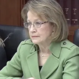 Portrait of Linda Runbeck