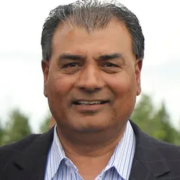 Portrait of Bob Saroya
