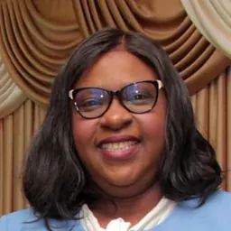 Portrait of Karen Cummings