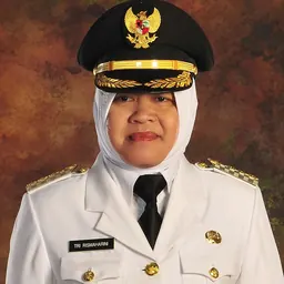 Portrait of Tri Rismaharini