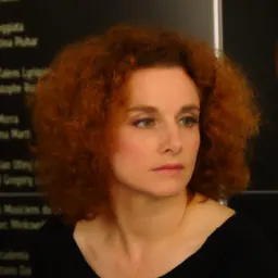 Portrait of Emmanuelle Haïm