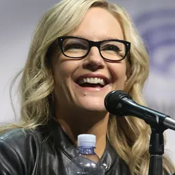 Portrait of Rachael Harris