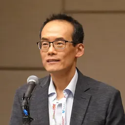 Portrait of Heejun Chang