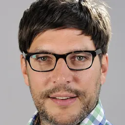 Portrait of Dirk Behrendt
