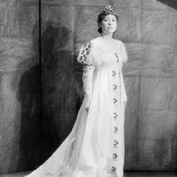Portrait of Edna Thomas