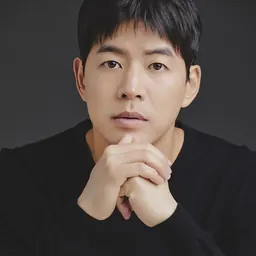 Portrait of Lee Sang-yoon