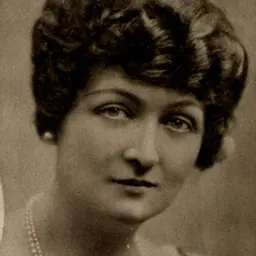 Portrait of Teresa Maxwell-Conover