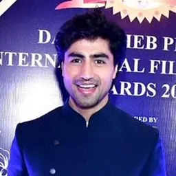 Portrait of Harshad Chopda