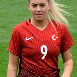 Portrait of Aycan Yanaç
