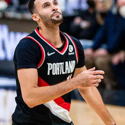 Portrait of Larry Nance Jr.