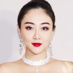 Portrait of Maggie Qin