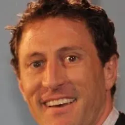 Portrait of Zach Iscol