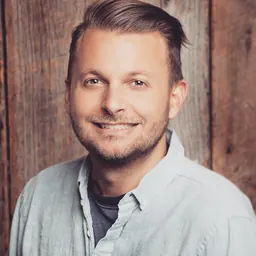 Portrait of Brad Hill