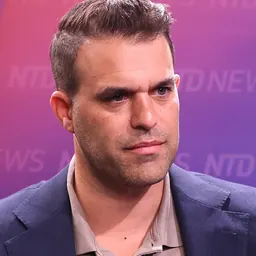 Portrait of Andrew Kolvet