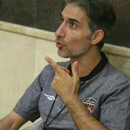 Portrait of Vahid Ghiasi